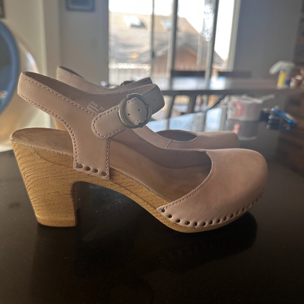 Dansko sandals in Blush